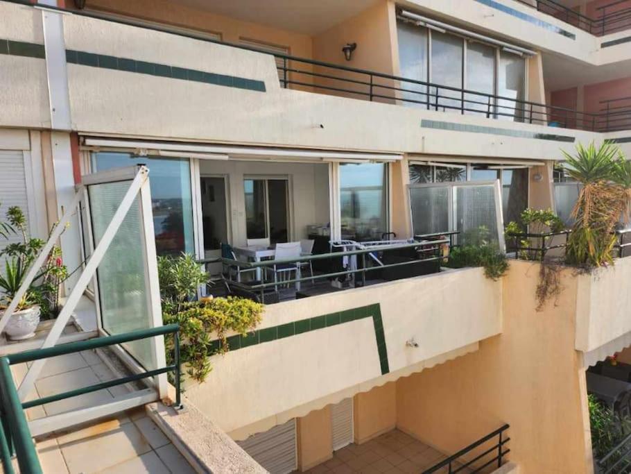 Appartement Vue Mer Сет Экстерьер фото