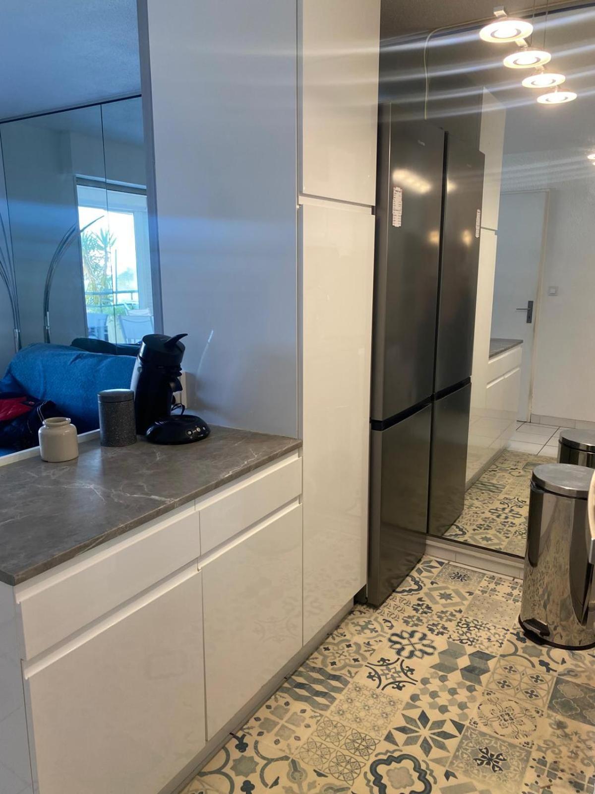 Appartement Vue Mer Сет Экстерьер фото