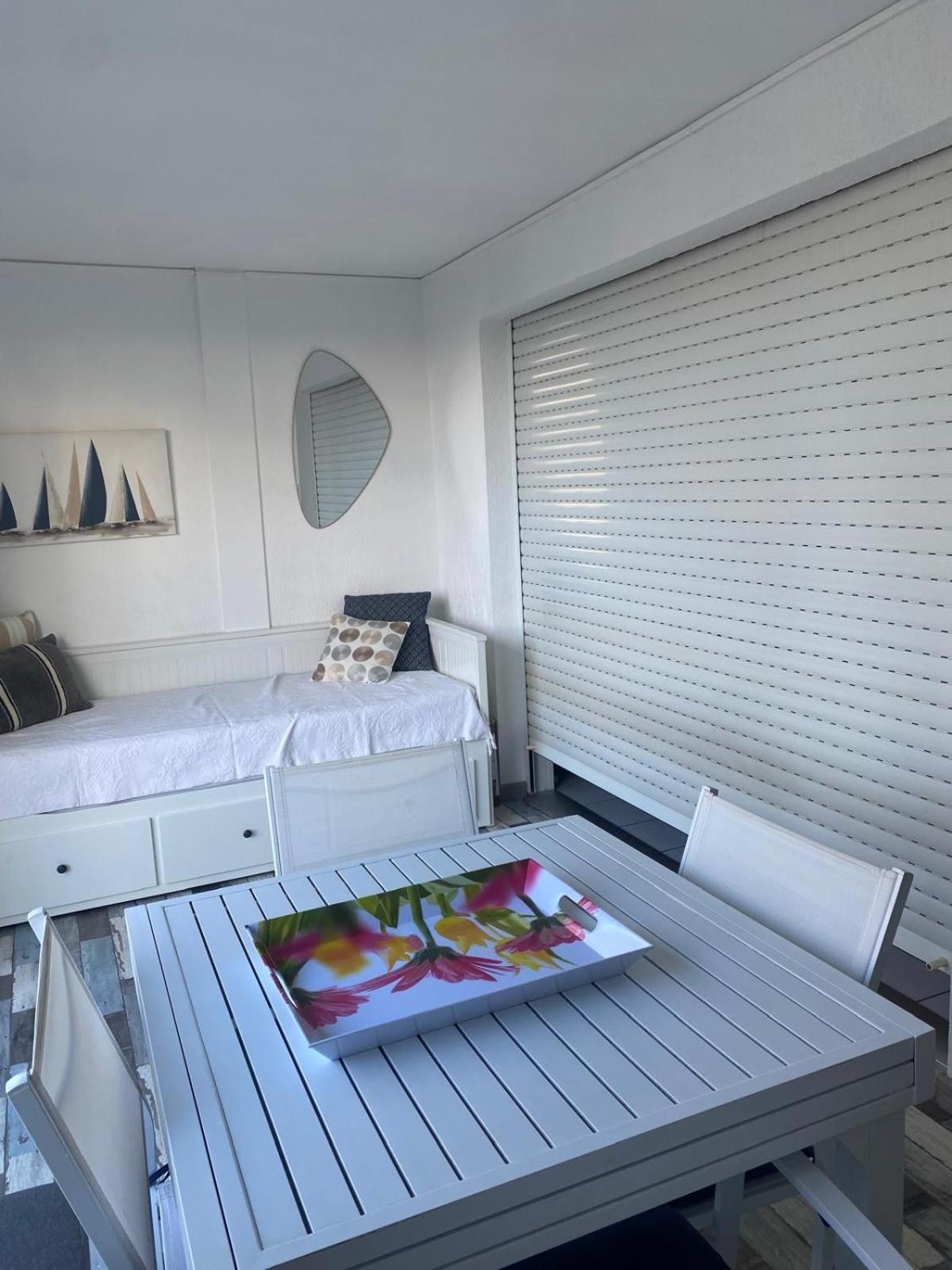 Appartement Vue Mer Сет Экстерьер фото